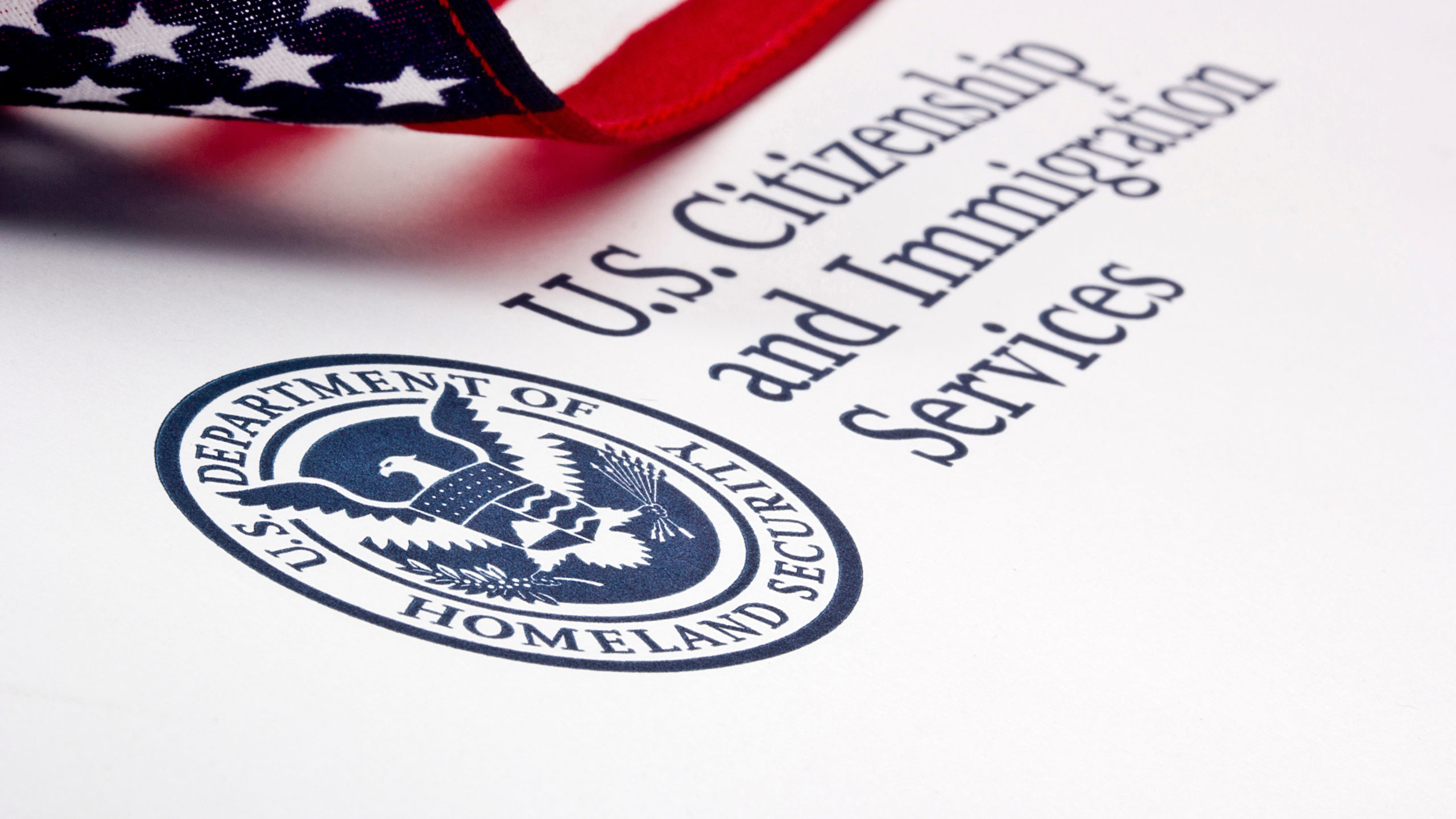 Primeros 100 Días: USCIS Cumpliendo con el Compromiso de Hacer que Estados Unidos Vuelva a Ser Seguro